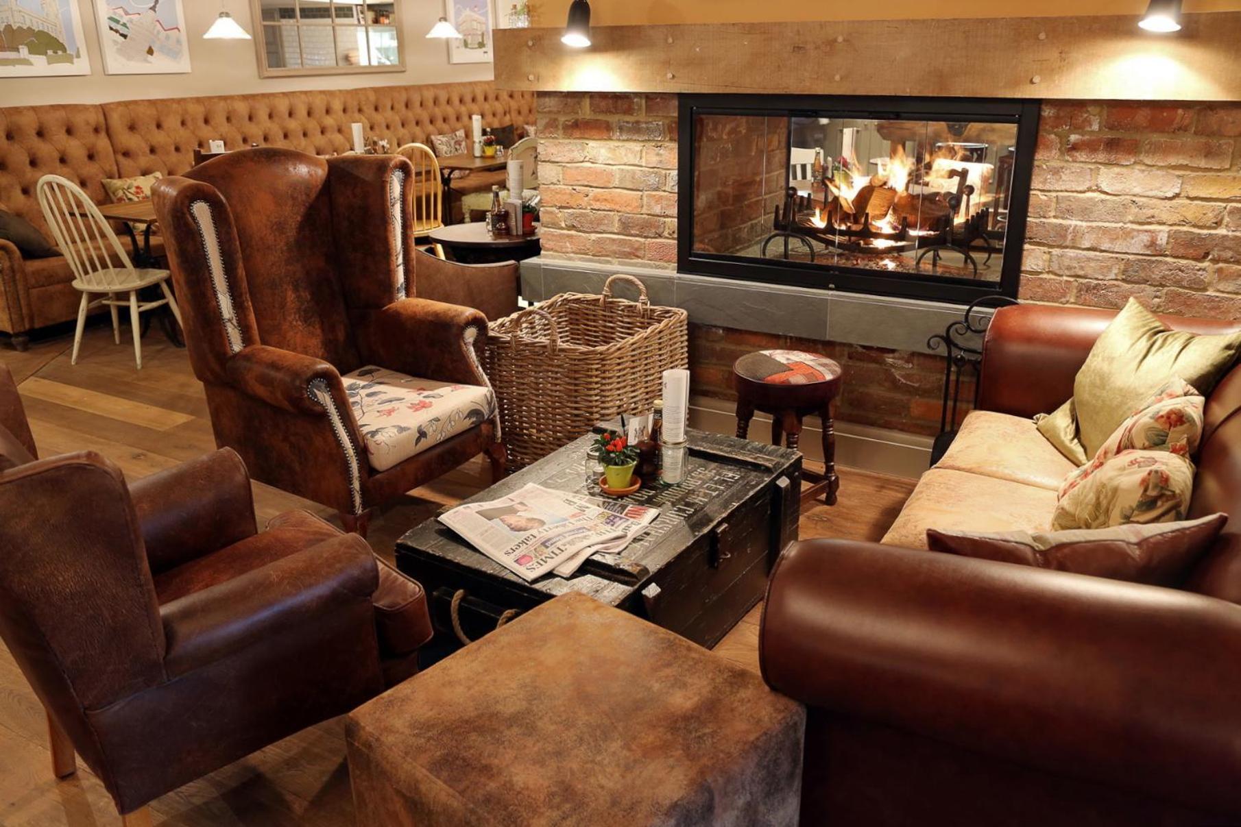 The Foley Hotel Claygate Exterior photo